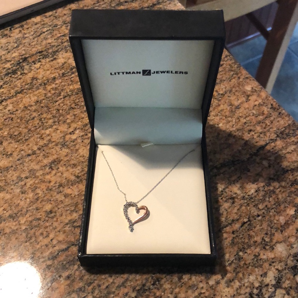 Rose gold and diamond heart necklace